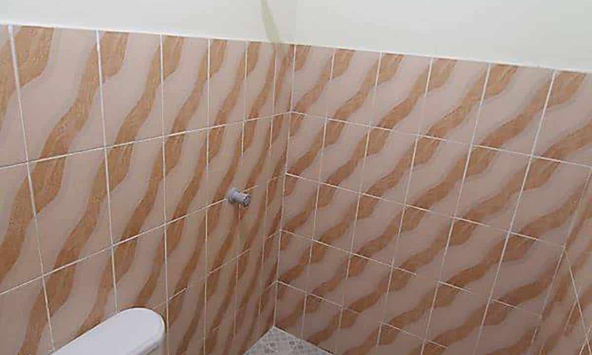 20-Bedrooms-Boarding-House-For-Sale-near-MEZ-Lapu-Lapu-City-Cebu-Toilet