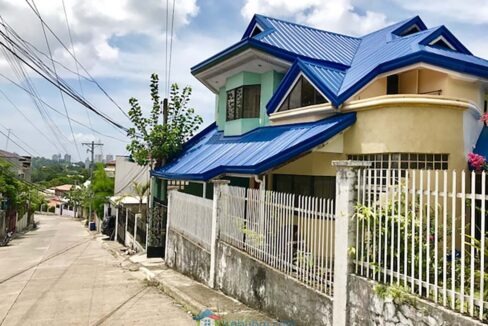 4-Bedroom Spacious House For Sale in White Hills Banawa Cebu City