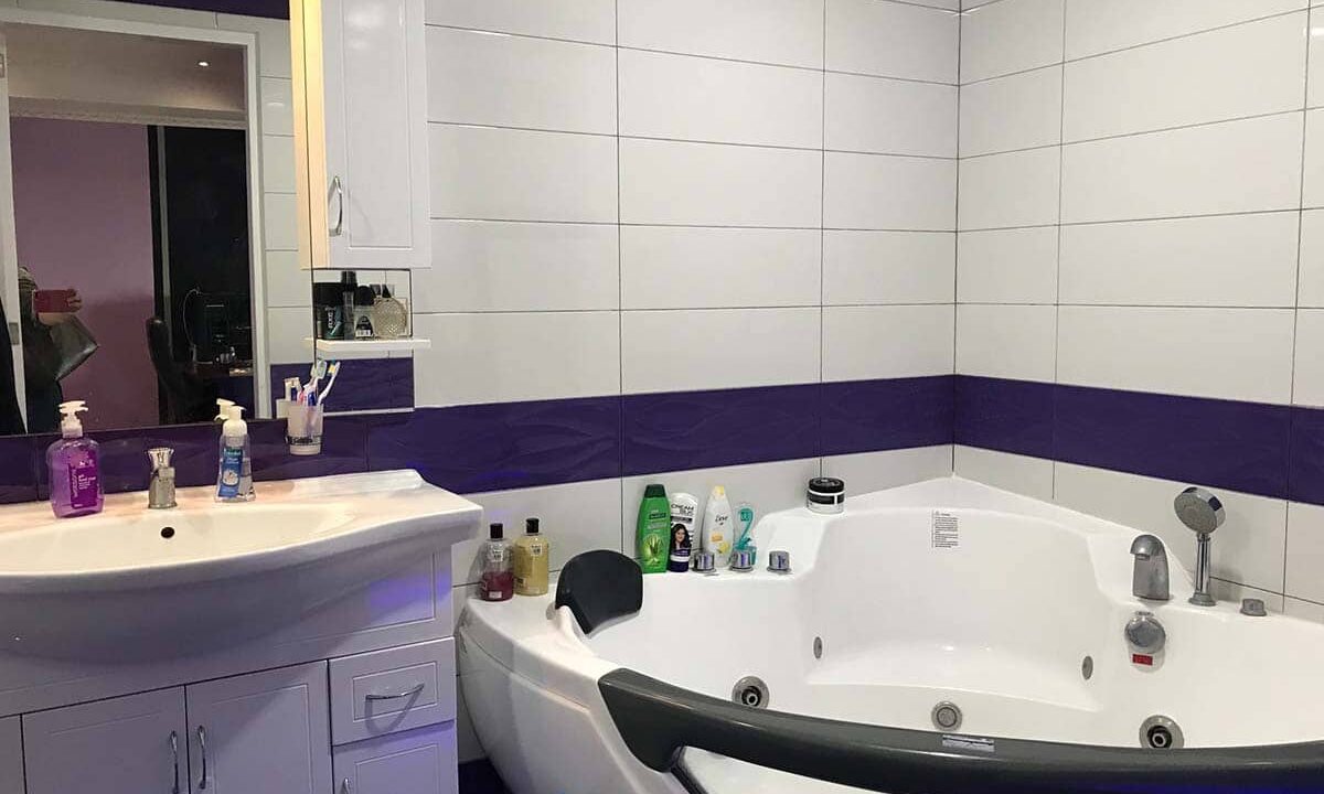 Customized-1-Bedroom-Condo-Unit-For-Sale-in-Queensland-Manor-Residences-Zapatera-Cebu-City-Bathtub