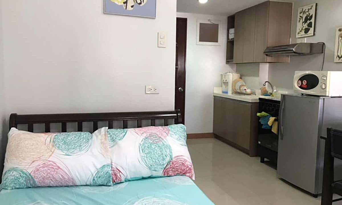 Fully-Furnished-Studio-Unit-For-Rent-in-La-Guardia-Flats-2-Salinas-Drive-Lahug-Cebu-City-Bedroom