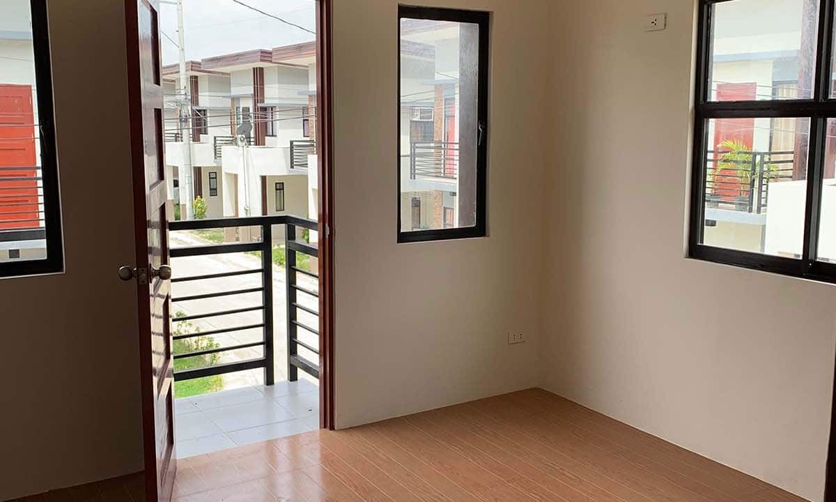 RFO-Corner-Townhouse-Unit-For-Sale-in-Woodway-Townhomes-Talisay-City-Cebu-Living-Area