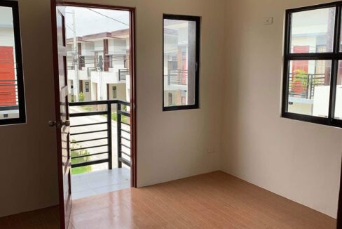 RFO-Corner-Townhouse-Unit-For-Sale-in-Woodway-Townhomes-Talisay-City-Cebu-Living-Area