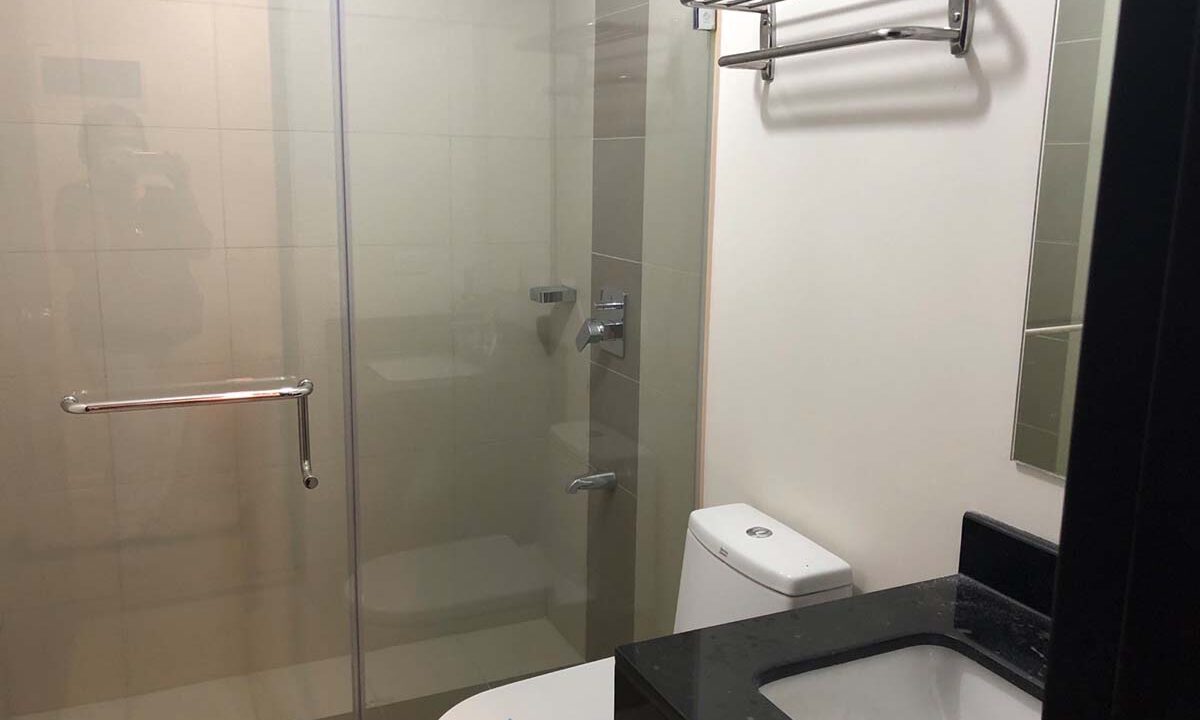 Minimalist-Studio-Condo-For-Rent-in-Solinea-Tower-2-Toilet-Bath