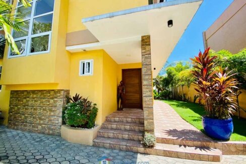 Modern-2-Story-Beach-House-for-Sale-Entrance