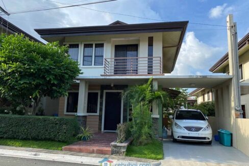 2-Story-House-For-Sale-with-Landscaped-Garden
