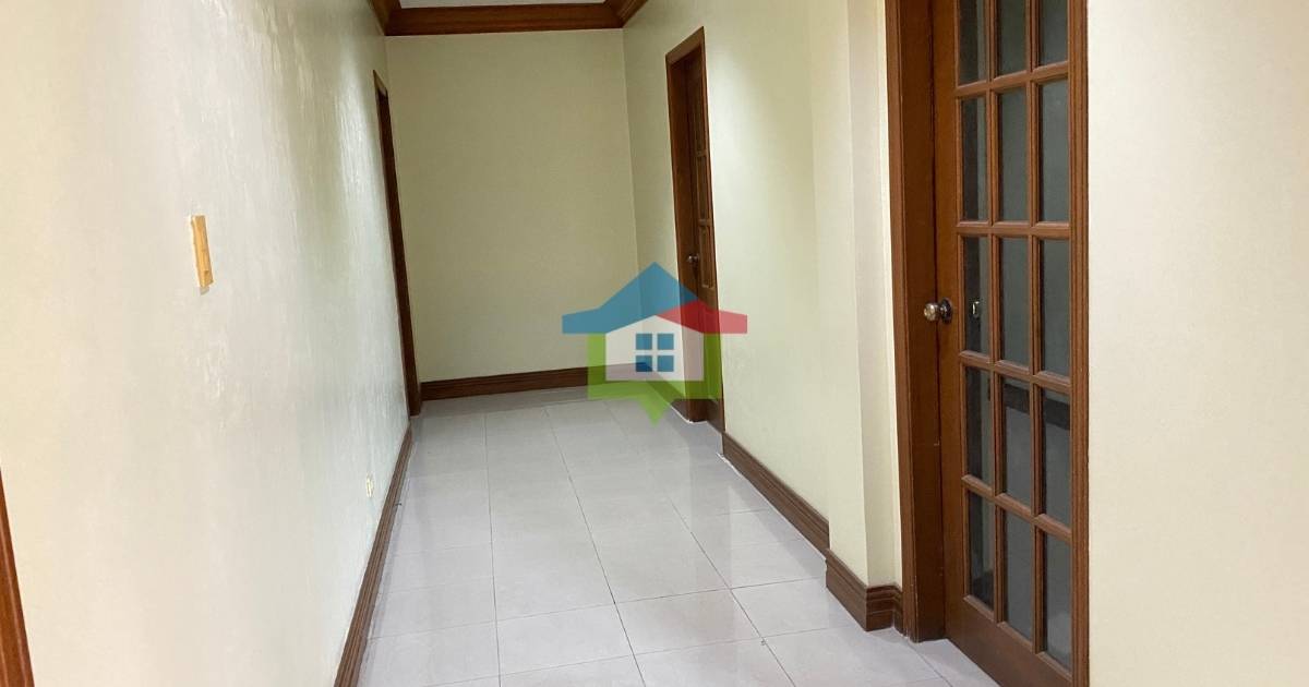 8-Bedroom-House-and-Lot-For-Sale-in-Lapu-Lapu-City-Mactan-Cebu-Hallway