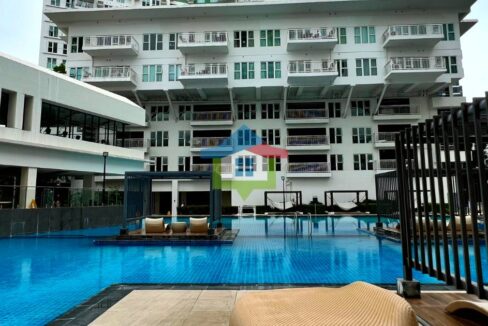 Solinea-Studio-Unit-with-Parking-For-Sale-Pool