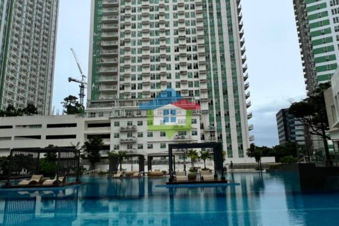 Solinea-Studio-Unit-with-Parking-For-Sale-Pool-View