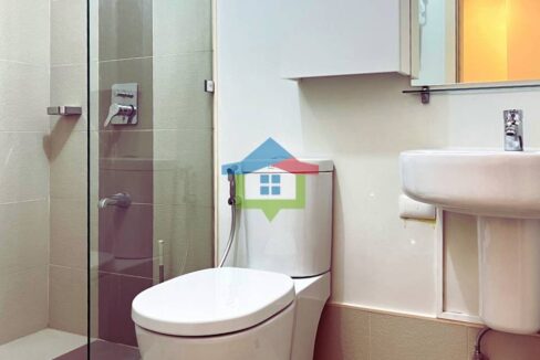 Bathroom-Solinea-studio-unit-by-Cebubai.com