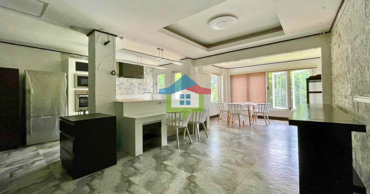 Modern-Luxury-House-Sale-Maria-Luisa-Estate-Park-Cebu-City-Second-Floor-Kitchen