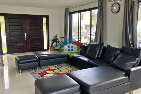 Modern-House-with-Roof-Deck-For-Sale-in-Royale-Estate-Cebu-Consolacion-Living-Area