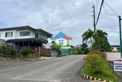 Modern-House-with-Roof-Deck-For-Sale-in-Royale-Estate-Cebu-Consolacion-Royale-Estate-Cebu
