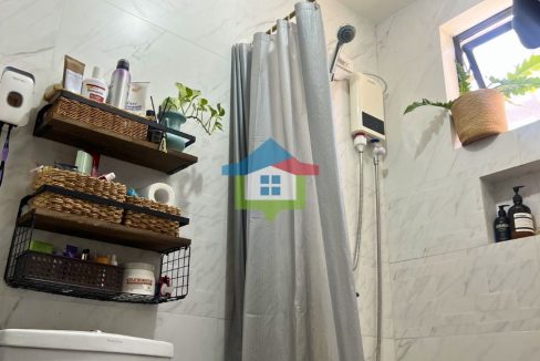 Assume-House-and-Lot-in-Tisa-Cebu-City-Masters-Bedroom-Toilet-And-Bath